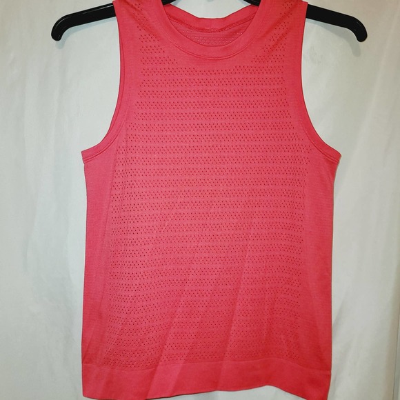 lululemon athletica Tops - Lululemon mesh tank top